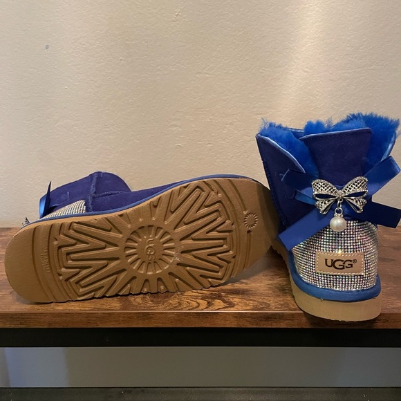 Customized Womens Uggs size 9 - Picture 2 of 6